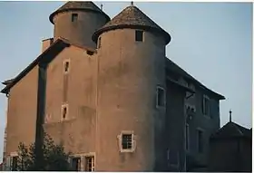 Archives de la commune de Bardonnex, dans les combles de la Commanderie de Compesières.