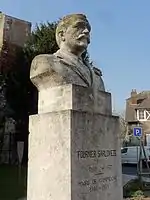 Buste de Robert Fournier-Sarlovèze