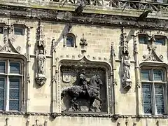 Anse de panier surmontée d'une accolade, Compiègne (1504-1511).