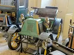 Voiturette Renault de 1901 (musée de la voiture, Compiègne).