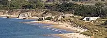 Les blockhaus affaissés à Saint-Clément-des-Baleines sur la côte nord de l'île de Ré en Charente-Maritime.