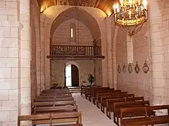 La nef et la tribune de l'église