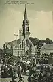 La Place de l'église de Confort un jour de marché au début du XXe siècle (carte postale ND Photo).