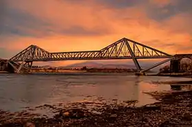 Le pont au coucher du soleil
