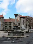 Fontaine de la place du Foirail.