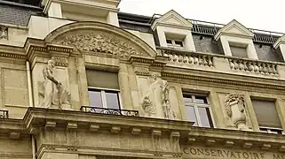 Détail de la façade de l'ancien conservatoire.