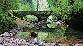 Le pont des tufs sur le Lançot.