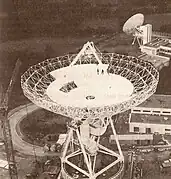 Montage de l'antenne en 1976.