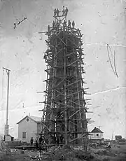 La construction du phare de Pointe-au-Père en 1909