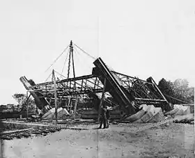 18 juillet 1887 : Commencement du montage métallique de la pile no 4.