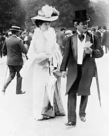 La jeune duchesse et son père, William Kissam Vanderbilt, à Paris.