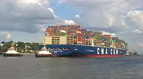 Le CMA CGM Vasco de Gama près de Hambourg