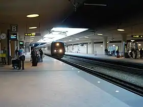 Voies, quais et esserte de la gare de l'aéroport de Copenhague-Kastrup