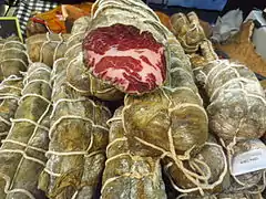 Coppa sur un étal