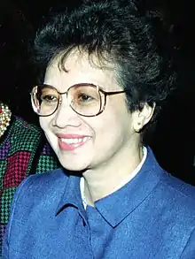 Corazon Aquino, première femme élue présidente en Asie( Philippines, 1986).