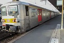 Une rame Z 5300 en avril 2013 au départ en direction de Melun.