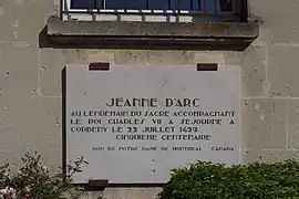 Plaque commémorative de Jeanne d’Arc et de Charles VII.