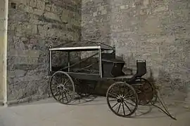 Ancien corbillard hippomobile (France)