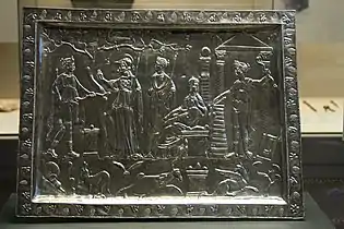 Salle 49. Lanx de Corbridge, plat d'argent, offrande à Apollon, Nord de l'Angleterre (IVe siècle).