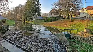 Barrage sur le ruisseau du Breuil.