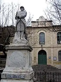 Le monument aux morts.