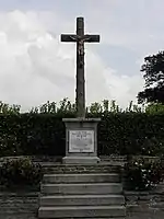 Monument aux morts« Monument aux morts de Cormeray », sur Wikimanche