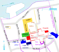 Plan en couleurs des vestiges d'une ancienne abbaye, sur fond de voirie moderne.