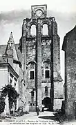 Carte postale noir et blanc d'un clocher sans couverture