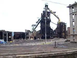 Pot à poussière d'un haut fourneau en cours de démolition à Cornigliano (Gênes).