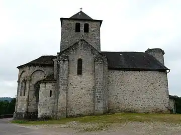 L'église, vue du cimetière.