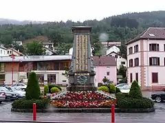 Monument aux morts, place de la Pranzière.