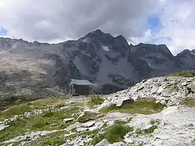 La Corno Baitone et la chapelle Madonnina dell'Adamello depuis le refuge Garibaldi.