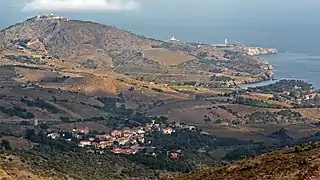 Cosprons et au loin le fort Béar et le cap.