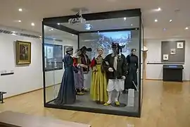 Costumes traditionnels.