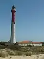 le phare de la Coubre est à 20 kilomètres au sud de Marennes.