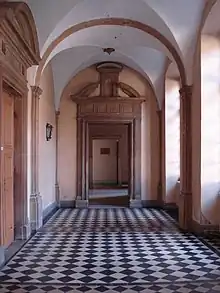 Intérieur de l'abbaye (couloir)