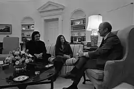 Avec Gerald Ford, en compagnie de June Carter(21 novembre 1975)