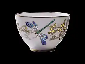 Coupe à la libellule, porcelaine dure et émaux translucides, Limoges, manufacture Pouyat, entre 1902 et 1906.