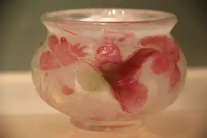 Coupe bégonia rose (1894), musée de l'École de Nancy.