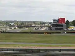 Vue du circuit depuis la butte de Caupenne.