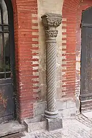 no 4 : colonne de l'ancienne église de la Daurade.