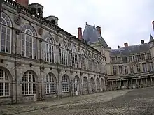 Fontainebleau, galerie de la Salle de Bal, côté Cour Ovale, aujourd'hui