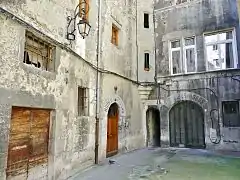 Cour de l'Allée Henry Planche.