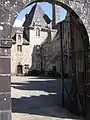 Cour intérieure du château de Rosmorduc.