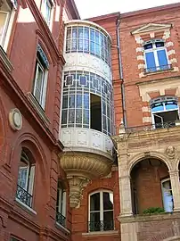 Hôtel Antonin : oriel dans l'angle