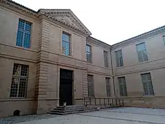 Entrée du musée Goya dans la cour du palais épiscopal réalisé par Jules Hardouin-Mansart.