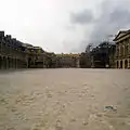 La cour royale. Dans le dernier renfoncement au fond se trouve la cour de Marbre.