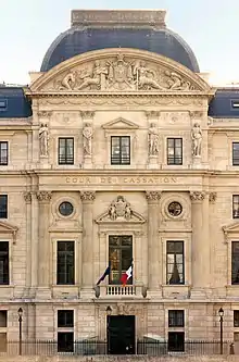 Le fronton de la Cour de cassation, à Paris