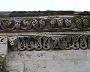 Détail des modillons du chevet.