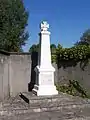 Le monument aux morts à proximité de l'église (septembre 2012)